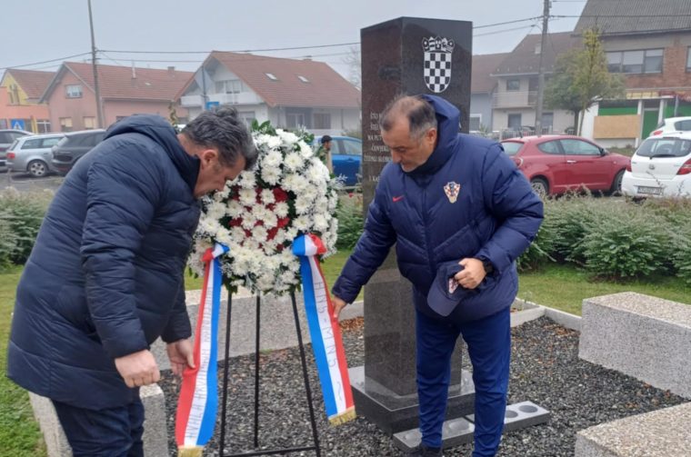 73520784-6e0b-4a48-a740-c8983ff167fa 22