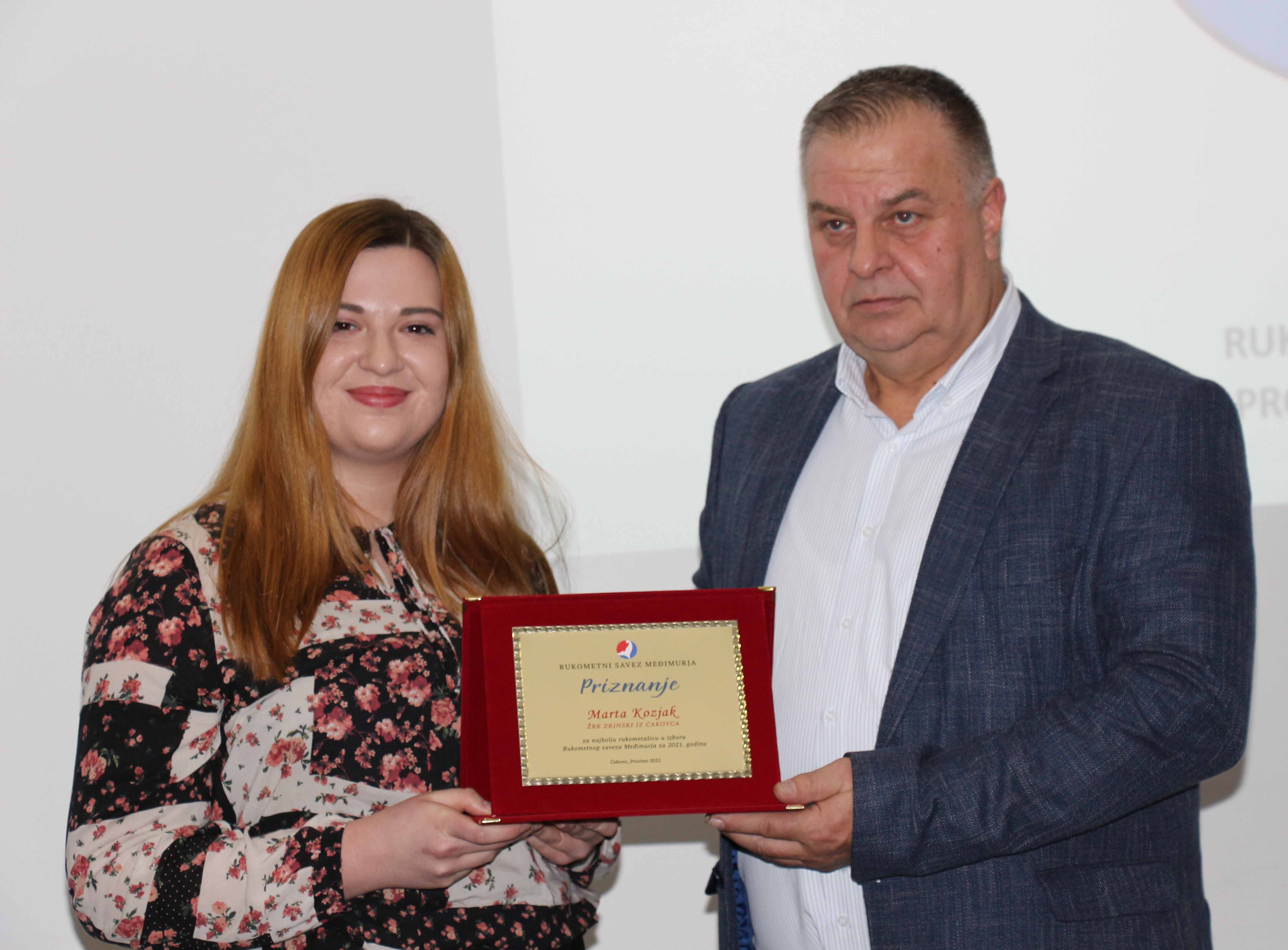 RUKOMETNI SAVEZ MEĐIMURJA Najboljim međimurskim rukometašima proglašeni Marta Kozjak i Mateo Hozjan! RUKOMETNI SAVEZ MEĐIMURJA Najboljim međimurskim rukometašima proglašeni Marta Kozjak i Mateo Hozjan!