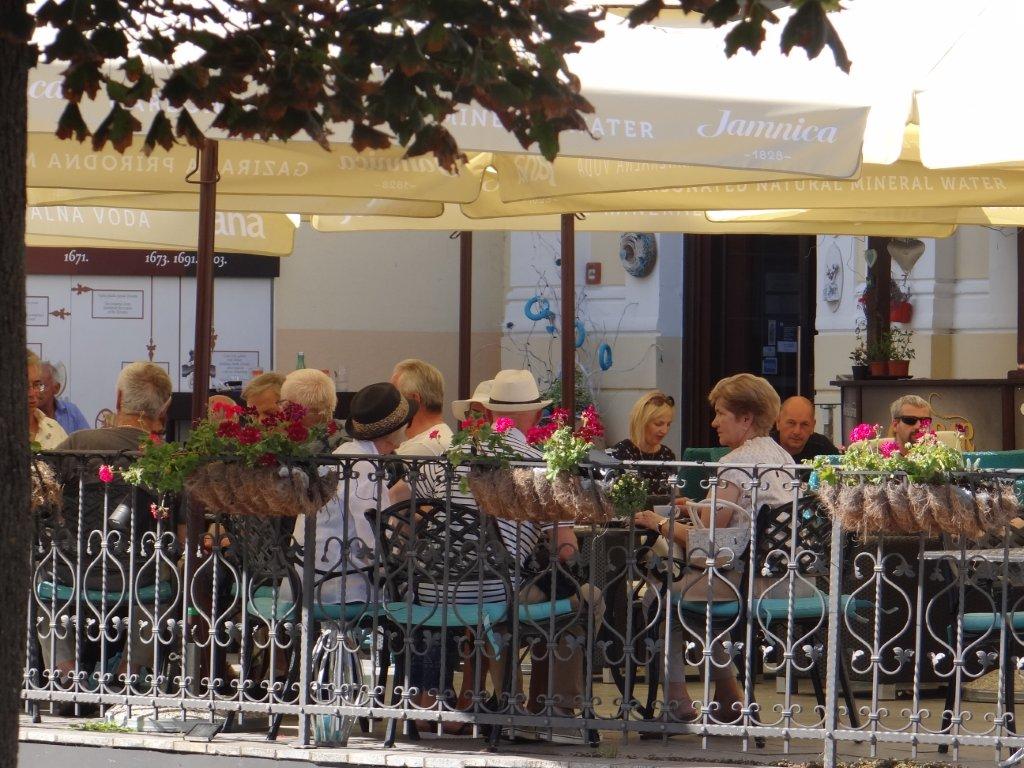 Prijepodnevna šetnja Čakovcem: Važno je kavicu popiti, lijepu riječ čuti, osjetiti bilo grada