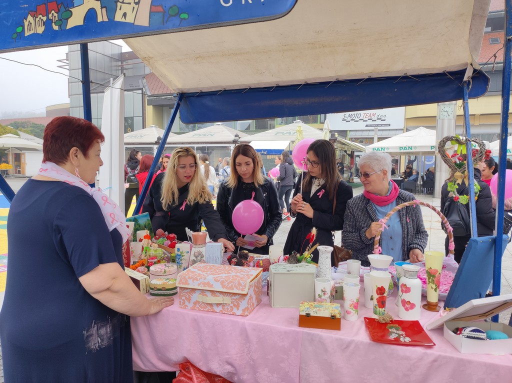 DAN RUŽIČASTE VRPCE Brojne Međimurke i Međimurci dali podršku ženama koje se bore s rakom dojke!