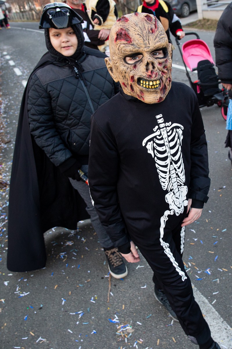 DOMIŠLJATE MAŠKARE U ZASADBREGU Bolničari, vještice, Škoti…