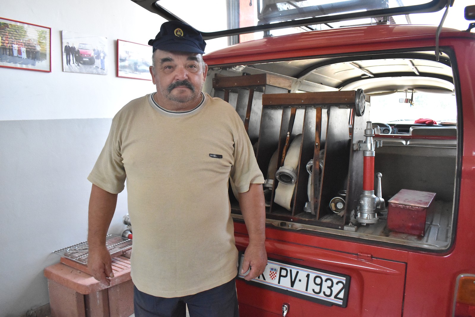 Vrijedni oldtimer DVD-a Knezovec koji nije na prodaju: Stari vatrogasni kombi još služi Vrijedni oldtimer DVD-a Knezovec koji nije na prodaju: Stari vatrogasni kombi još služi