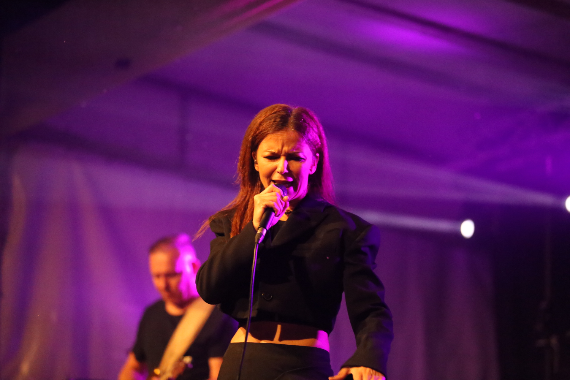 FOTO I VIDEO Vesna Pisarović na Marini Prelog rasplesala mnogobrojne posjetitelje i uveličala prvu večer Festivala balona