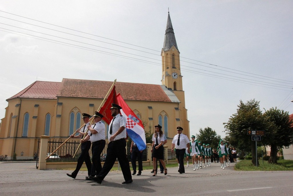 Mještani mimohodom obilježili Dan Macinca i proslavili blagdan Velike Gospe uz izložbu ‘Macinec na biciklima’