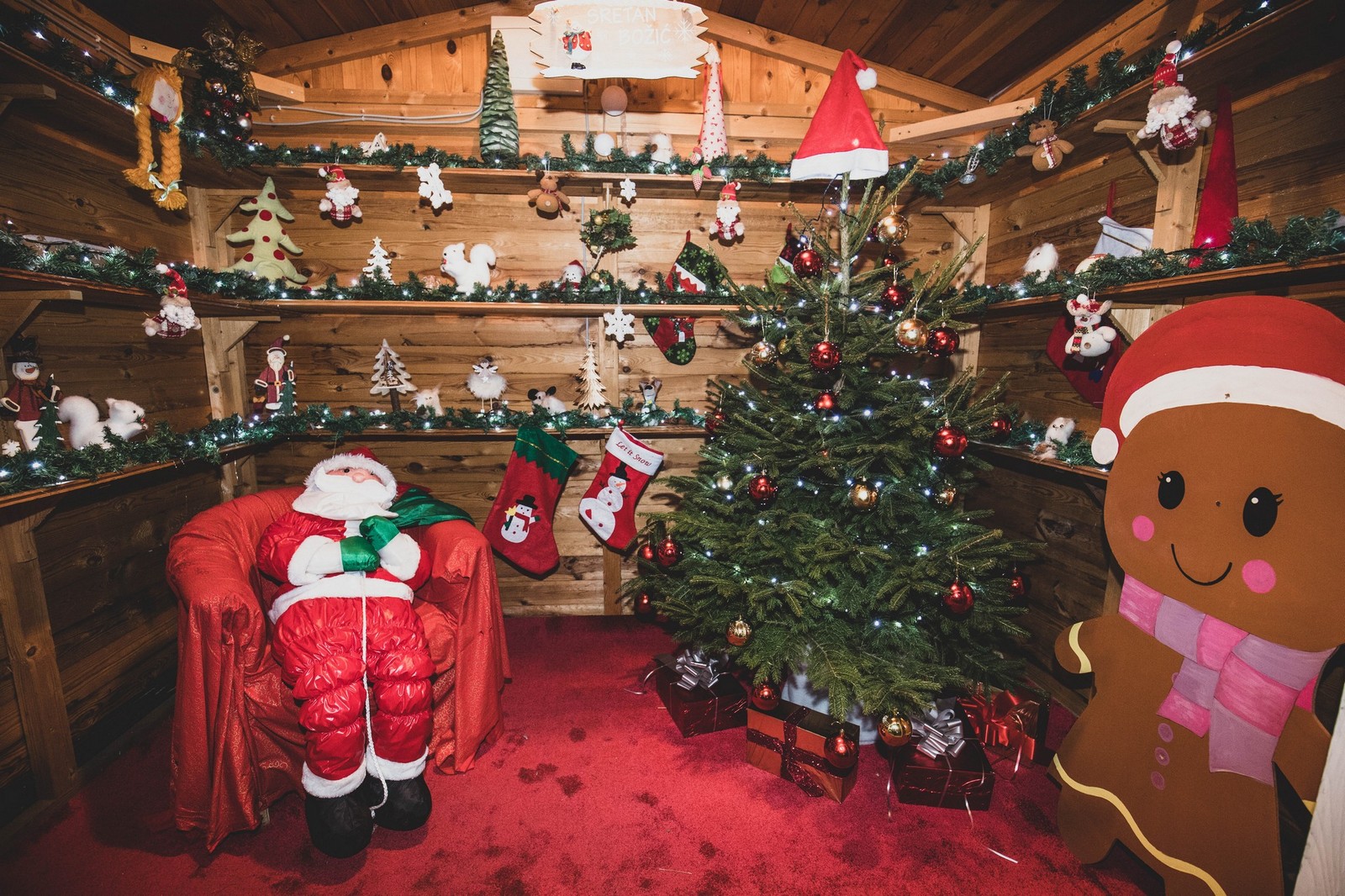 OVO JE PREKRASNO Božićno uređenje u centru Čakovca će vas oduševiti