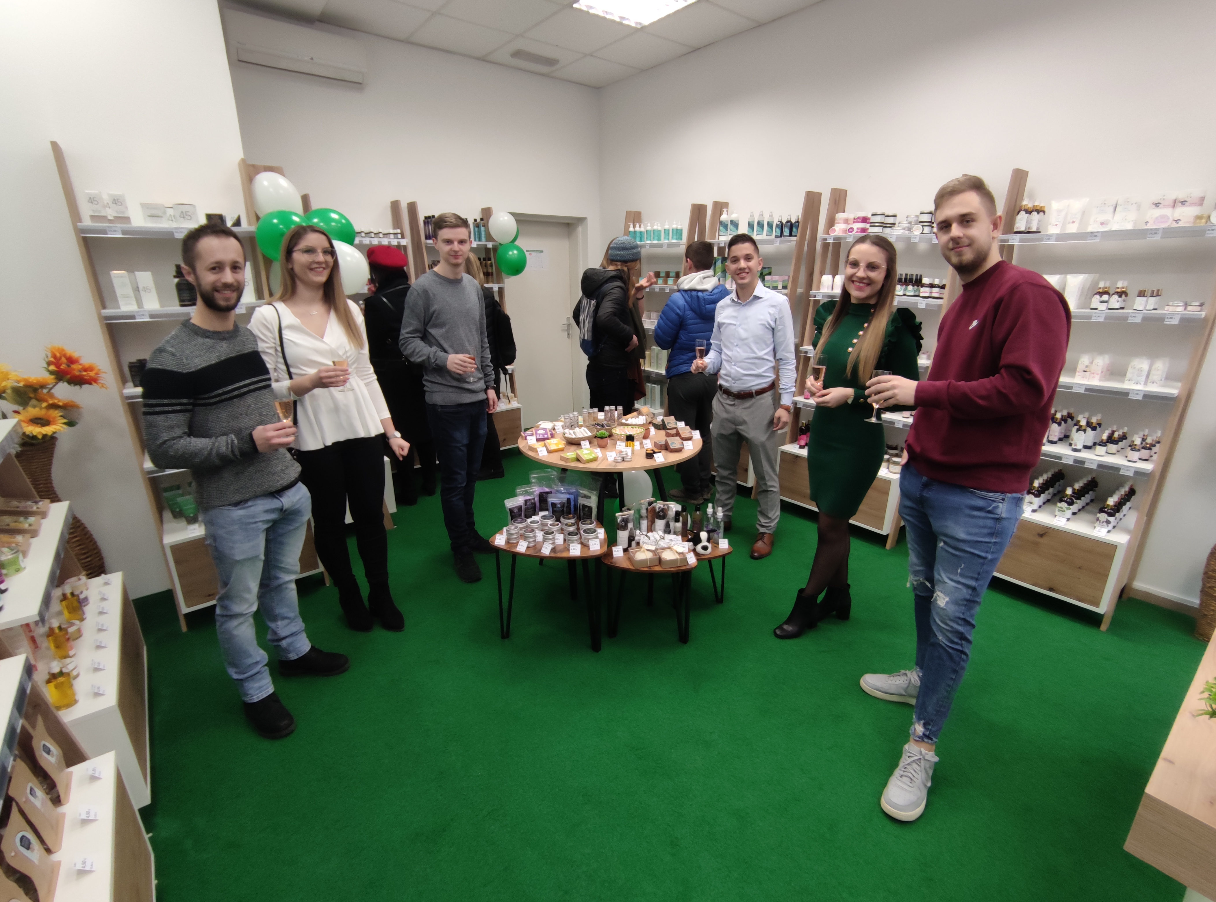 crosmetica otvorenje