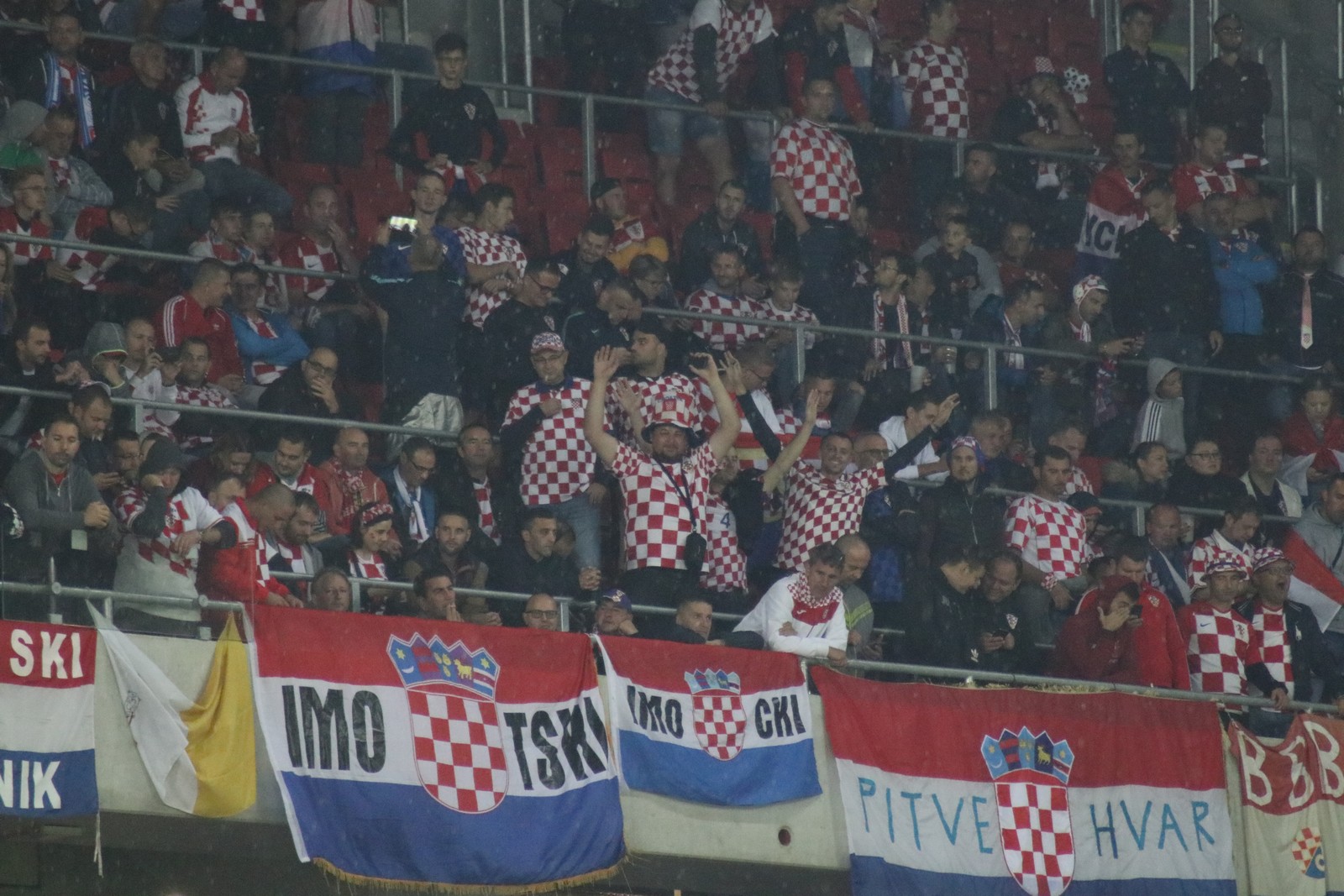 Image 3833597 (auto) Image 3833597 (auto)