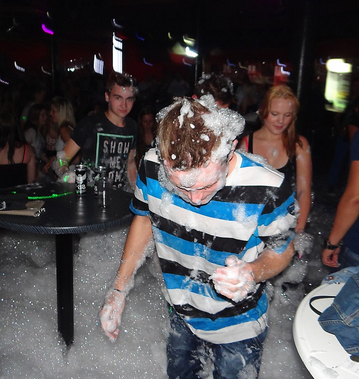 slika0048659265 Pjena party u Šampionu (Subota, 16.8.2014.)