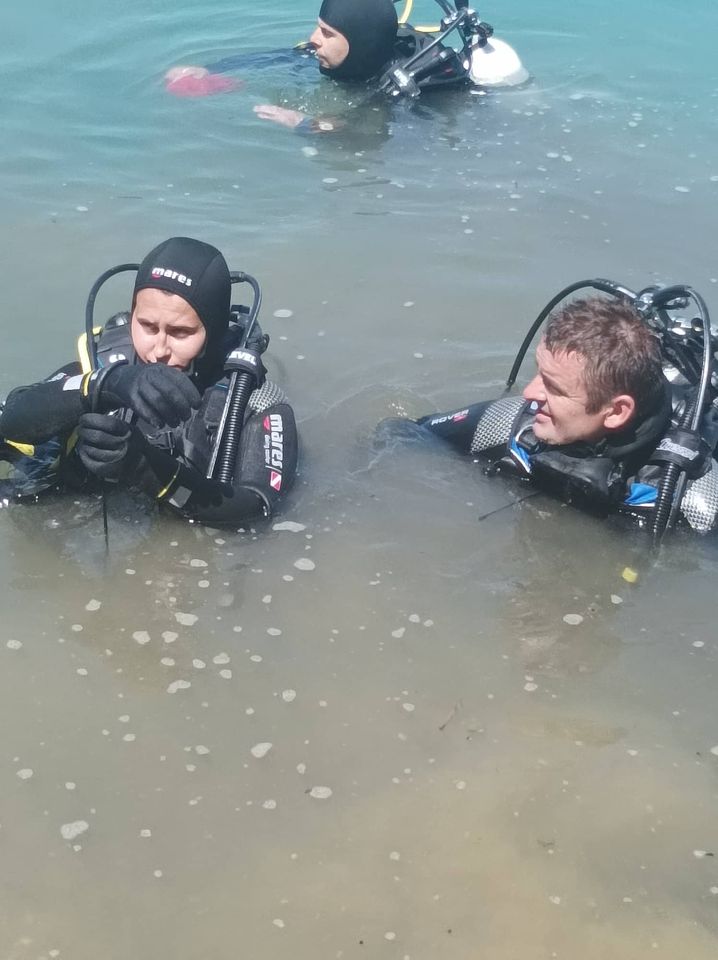 Akcija čišćenja separacije u Ivanovcu: Ronioci iz vode izvukli čak i bačve!