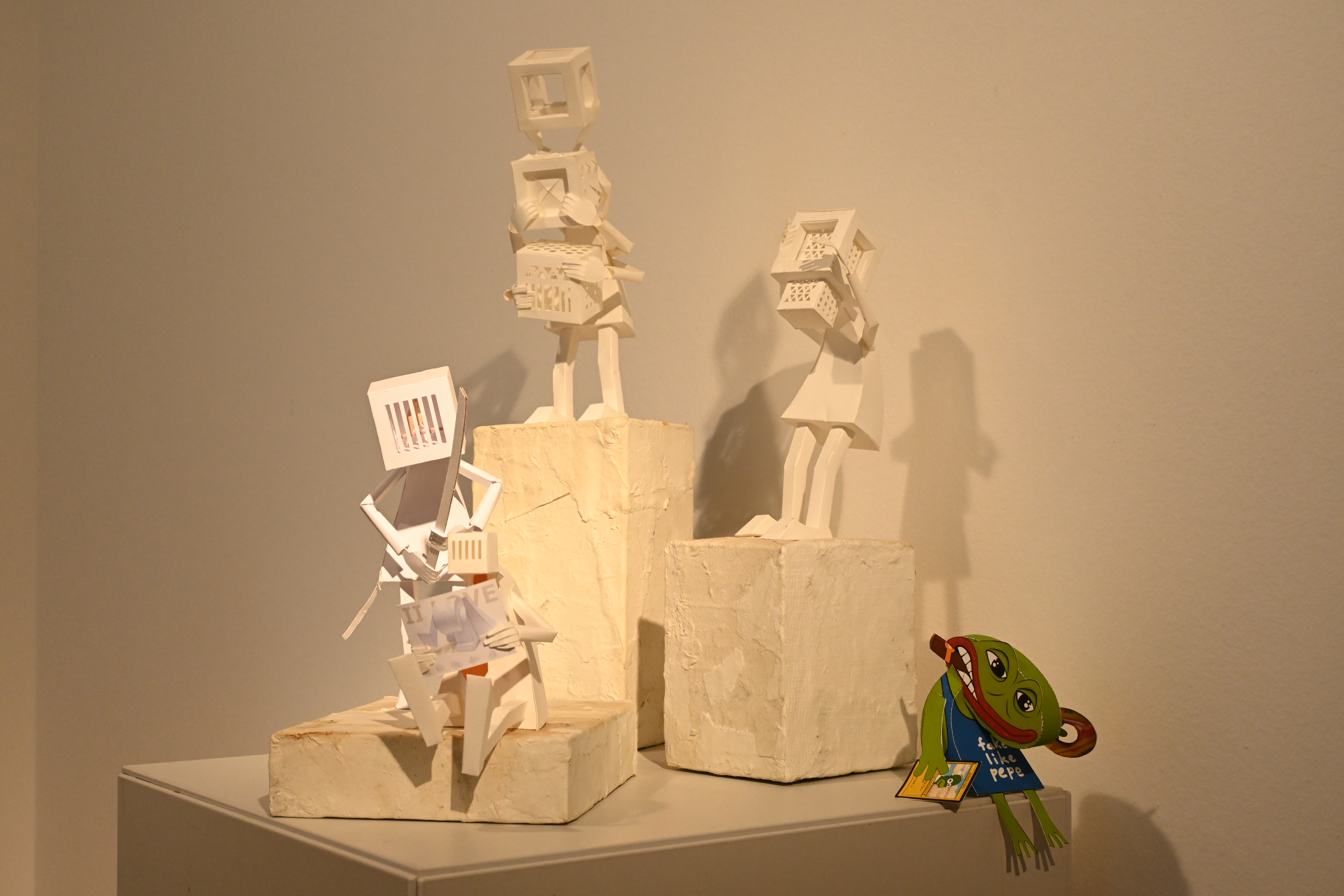 PRELOG Otvorena samostalna izložba ‘Papirnata energija’ akademskog umjetnika Marka Zubaka PRELOG Otvorena samostalna izložba ‘Papirnata energija’ akademskog umjetnika Marka Zubaka