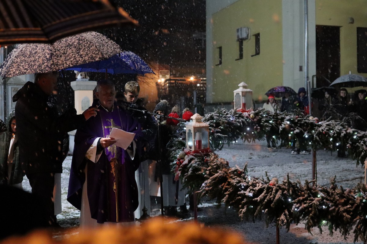 SVETI MARTIN NA MURI Paljenjem prve adventske svijeće započelo je najradosnije doba u godini