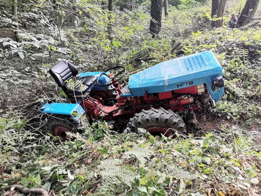 PLEŠIVICA Prilikom radova s traktorom upao u usjeklinu i završio u bolnici