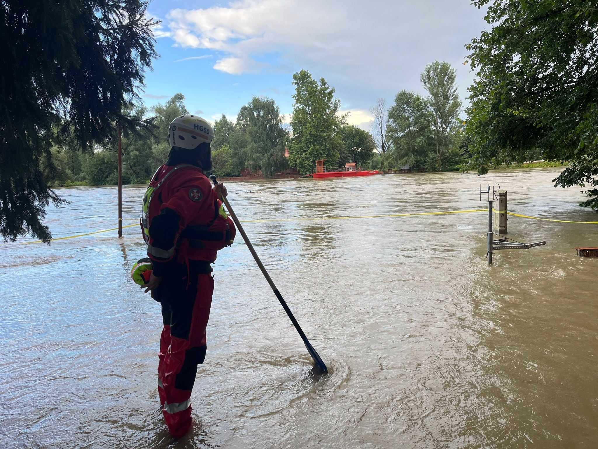 OD JUTRA NA TERENU Bespilotnom letjelicom pregledavali skelu i osjetljiva područja