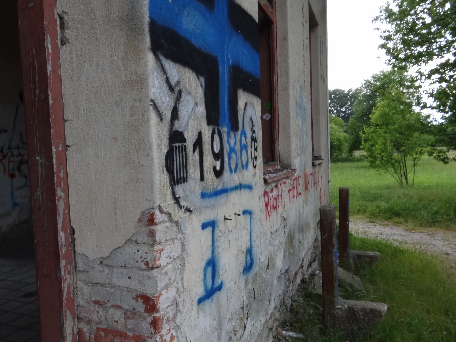 FOTO Željeznička postaja koja to nije: Vandalizam nad zapuštenom željezničkom postajom Donji Mihaljevec FOTO Željeznička postaja koja to nije: Vandalizam nad zapuštenom željezničkom postajom Donji Mihaljevec