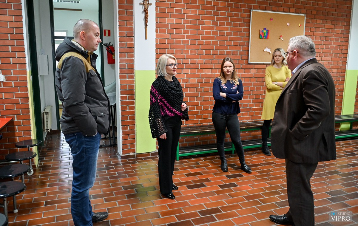 Donacija prijenosnih računala Osnovnoj školi Prelog