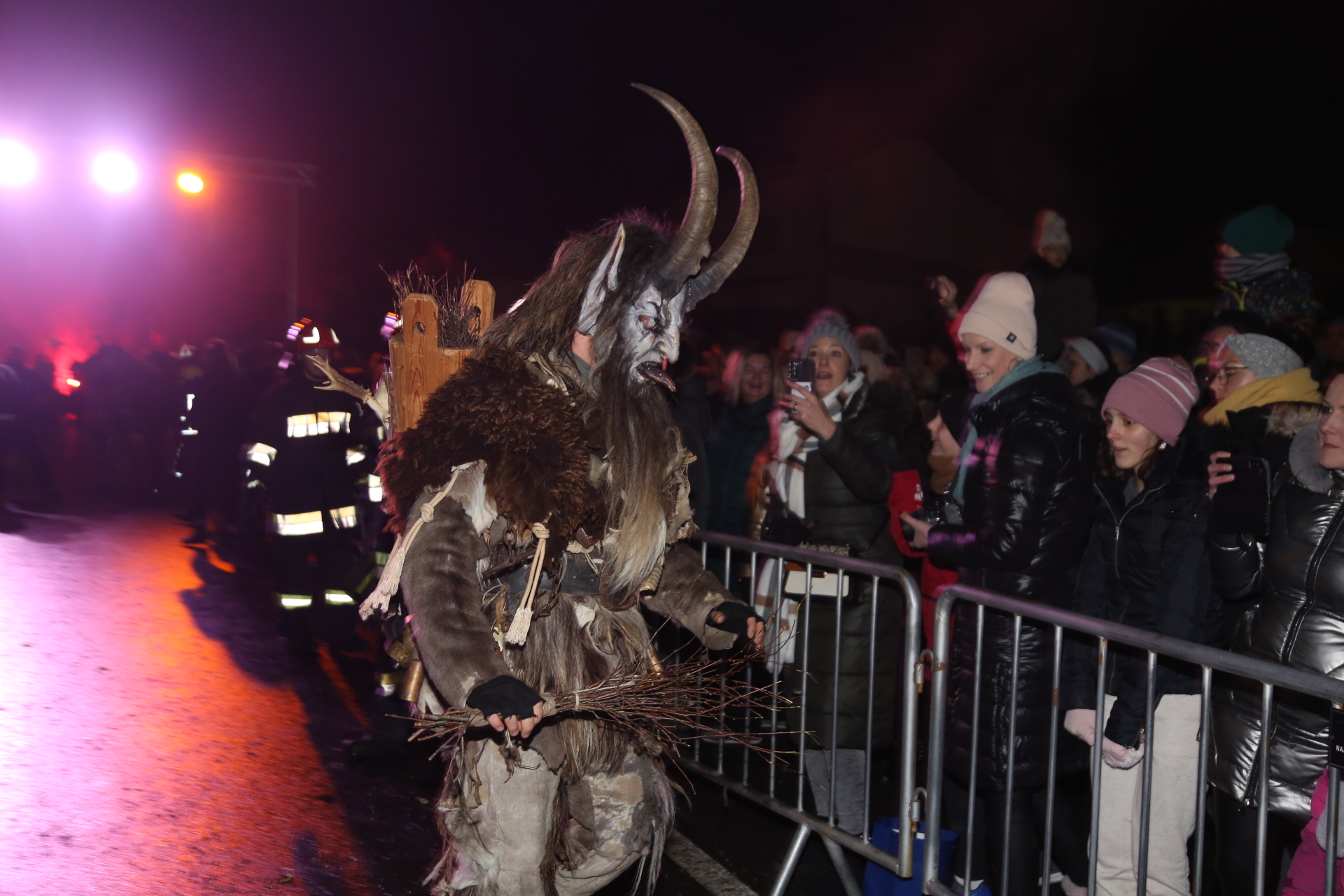 BILO JE ZANIMLJIVO Svetomartinski Krampuslauf opet oduševio brojne posjetitelje BILO JE ZANIMLJIVO Svetomartinski Krampuslauf opet oduševio brojne posjetitelje