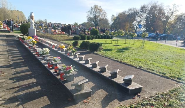 Sveti Juraj u Trnju – groblje na blagdan Svih svetih Sveti Juraj u Trnju – groblje na blagdan Svih svetih