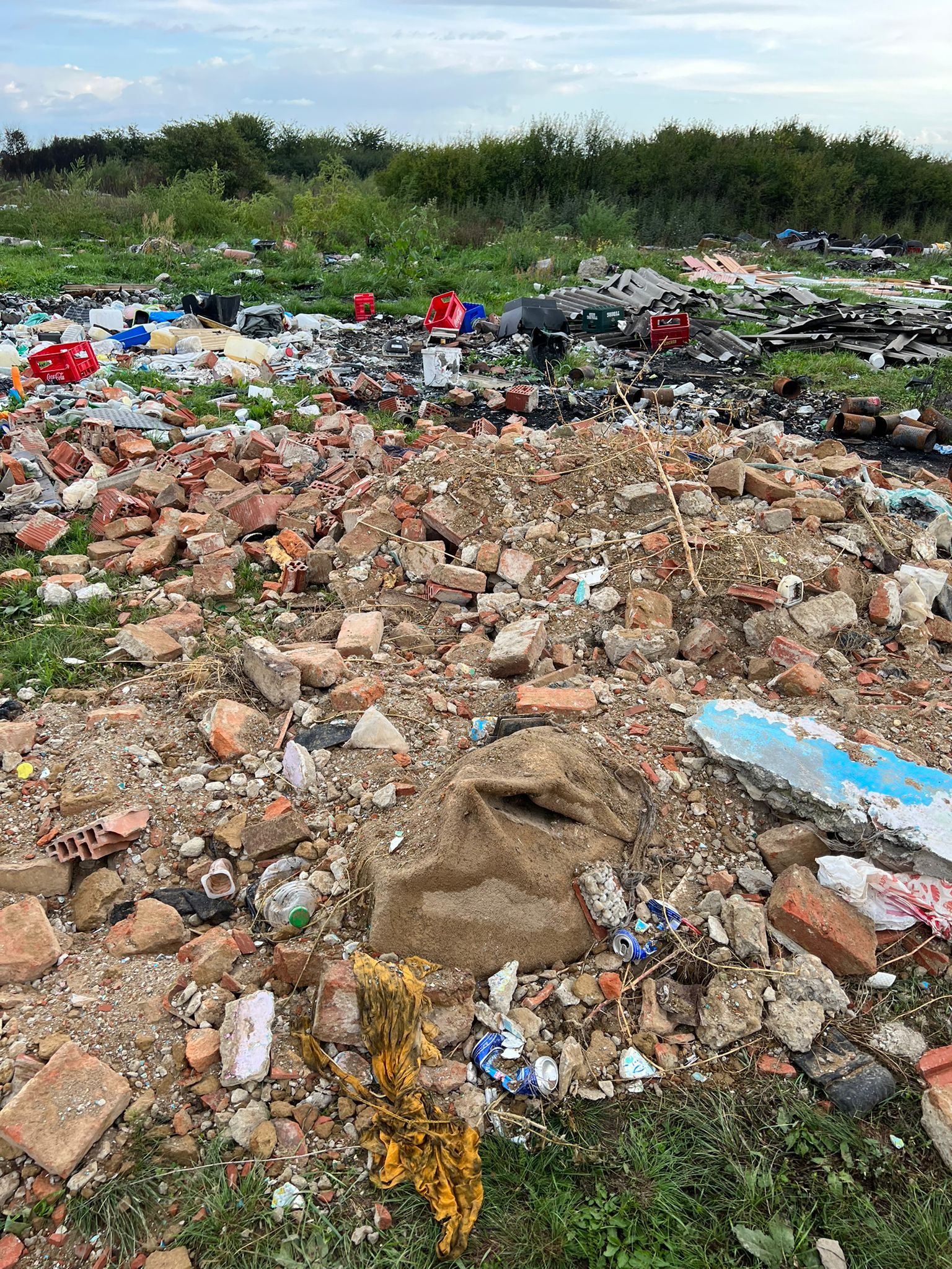 U PRIBISLAVCU NEMA POMAKA Načelnik Ladić apelira na građane da otpad ne odlažu ilegalno! U PRIBISLAVCU NEMA POMAKA Načelnik Ladić apelira na građane da otpad ne odlažu ilegalno!