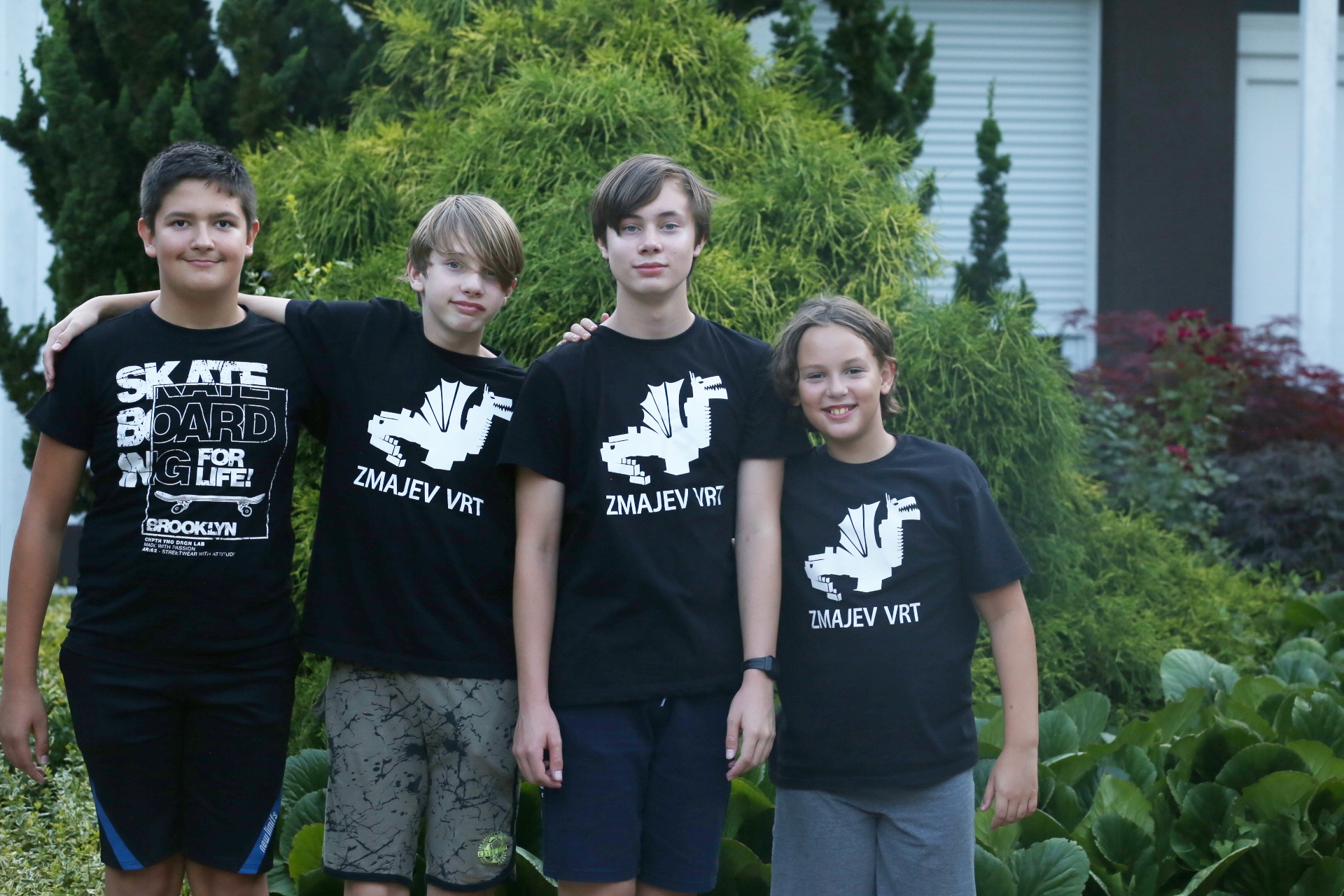 Koncert u Zmajevom vrtu obitelji Valkaj