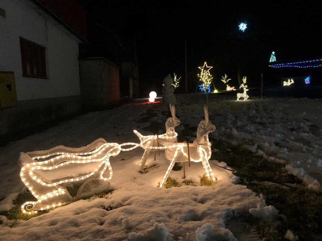 ZLATNE RUKE IVANA ŠAVORE Jaslice su moje hvala Božeku kaj sam živ