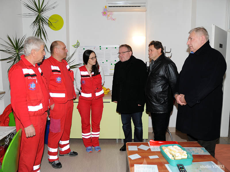 330114081dsc0651768375