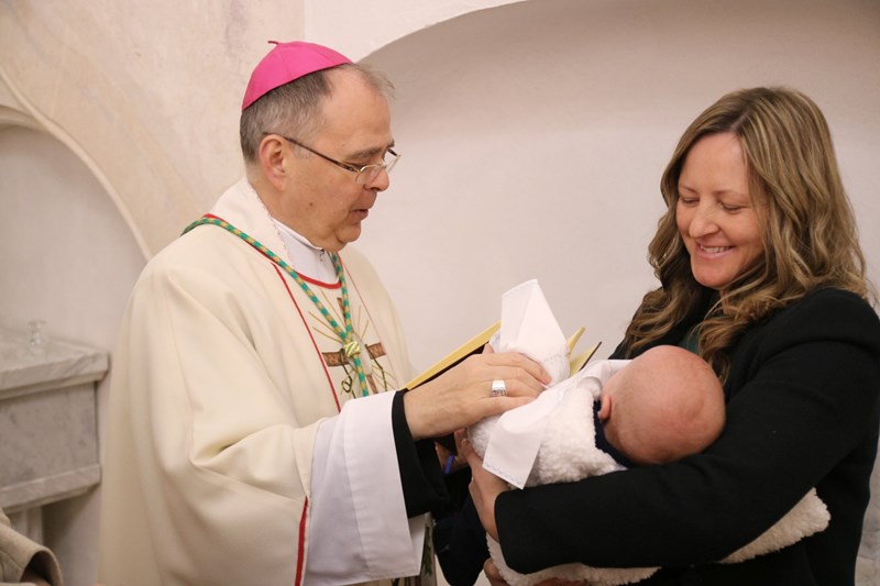 Biskup Radoš krstio peto dijete obitelji Spajić iz Svetog Martina na Muri