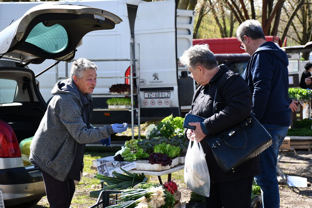 Proljetne temperature izmamile brojne posjetitelje na sajam u Čakovcu