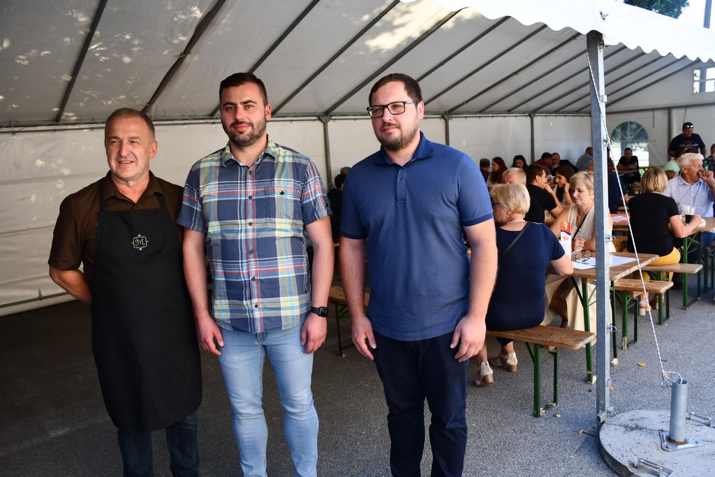 ZAHVALILI IM Ručak za istinske heroje Pušćina