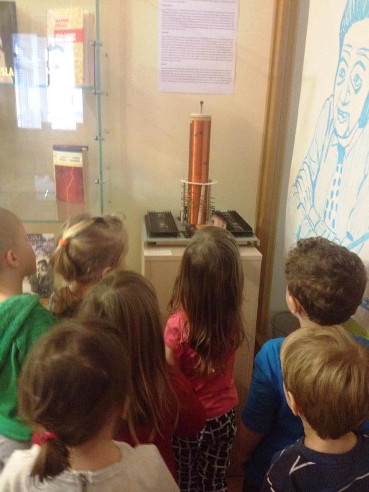 1097936580580576945623586596811