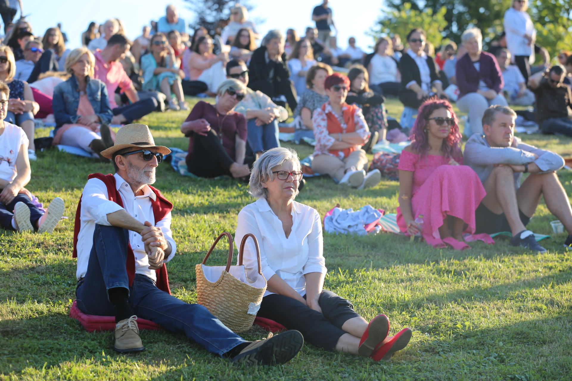 Koncert u Zmajevom vrtu obitelji Valkaj