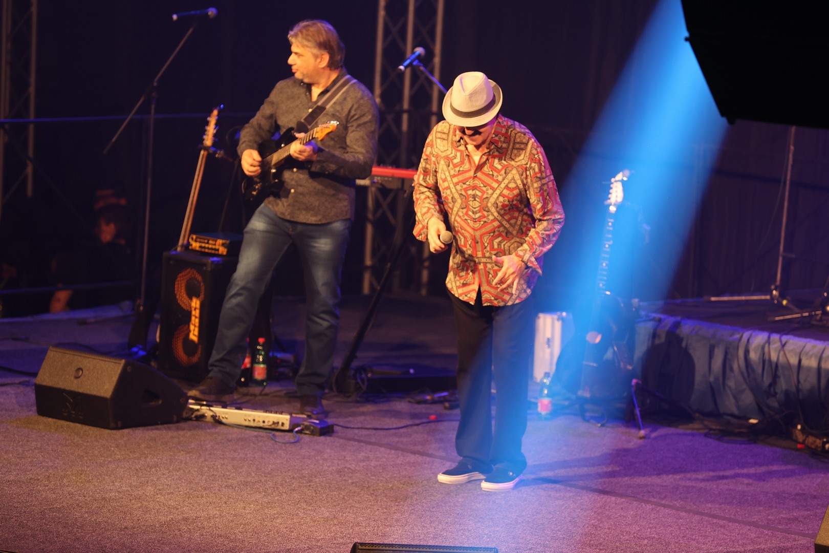 KONCERT U ČAKOVCU Haris Džinović svojim hitovima rasplesao i raspjevao publiku