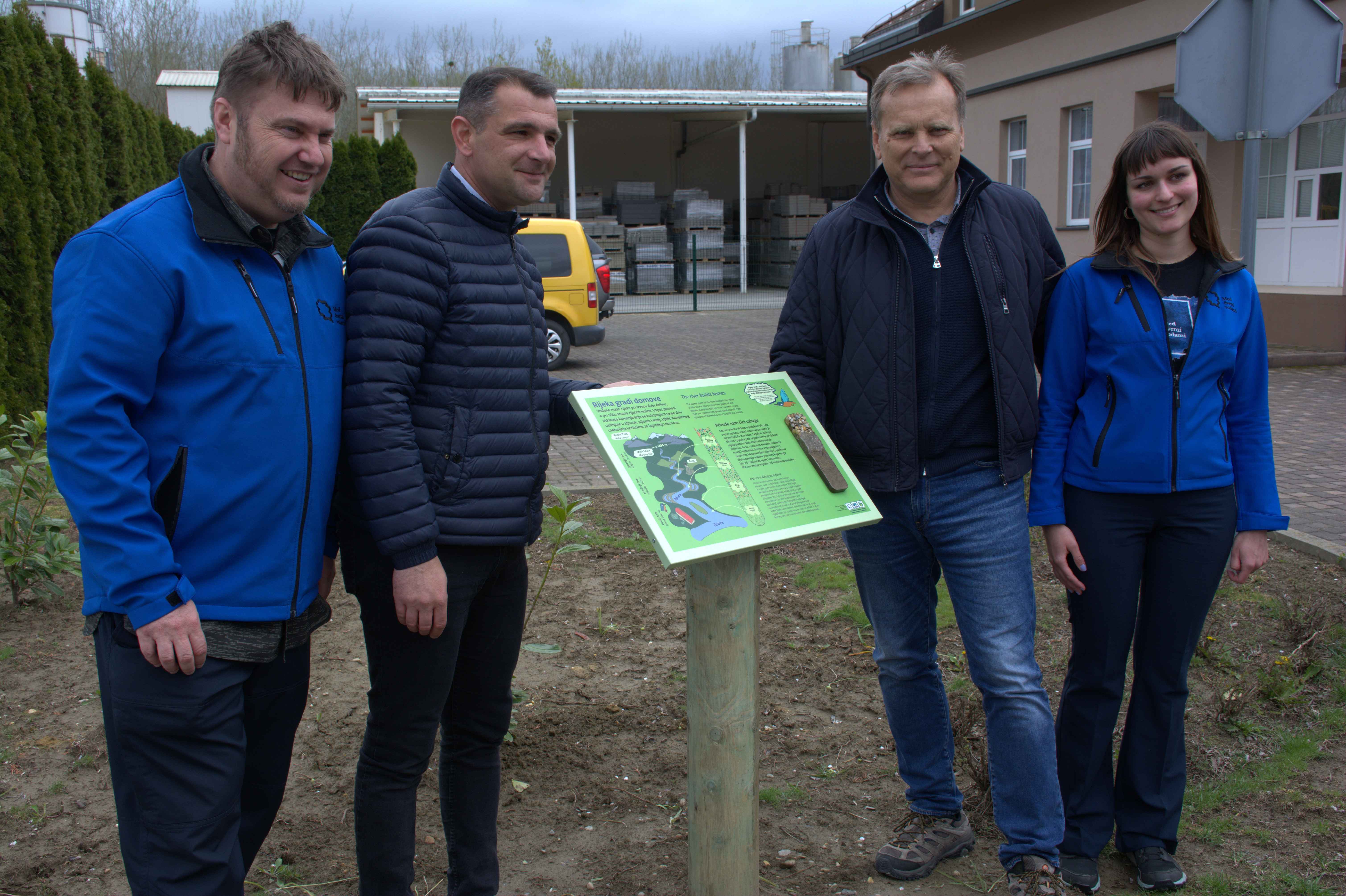 KRIŽOVEC Vrijeme je poslužilo i službeno je otvorena nova poučna staza “Čovjek i rijeka” KRIŽOVEC Vrijeme je poslužilo i službeno je otvorena nova poučna staza “Čovjek i rijeka”