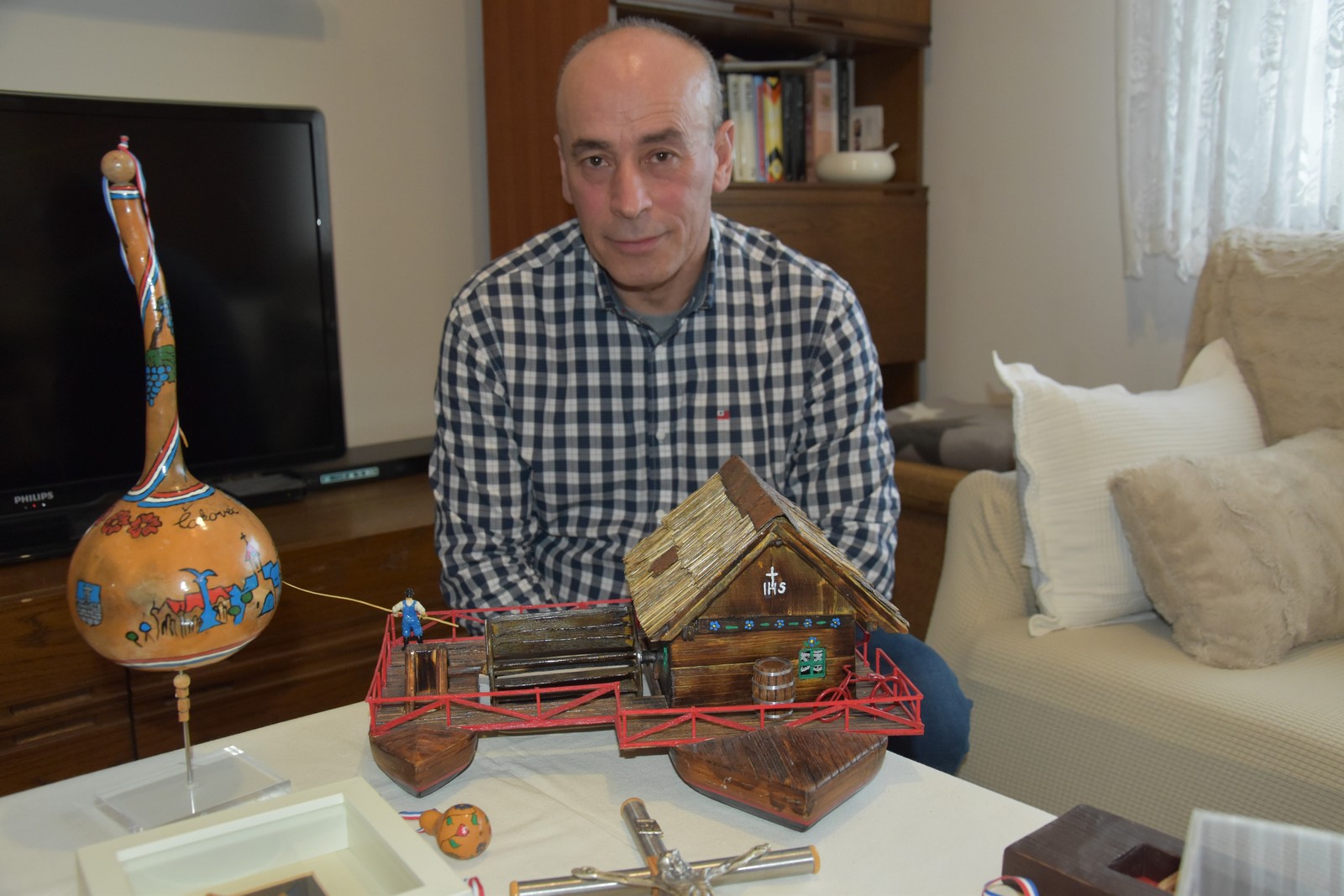 Pedestosmogodišnji Josip Farkaš iz Goričana izrađuje minijature svega što mu je srcu drago Pedestosmogodišnji Josip Farkaš iz Goričana izrađuje minijature svega što mu je srcu drago