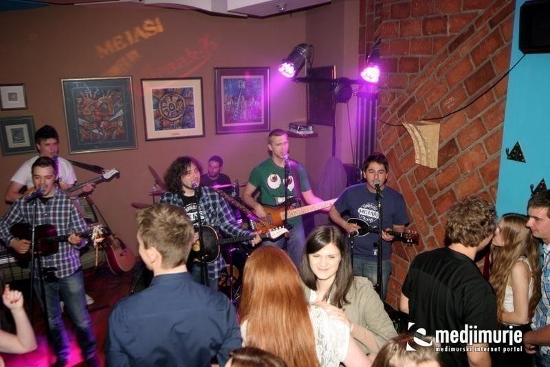 slika0057 Arcus (Subota, 5.5.2012) slika0057 Arcus (Subota, 5.5.2012)