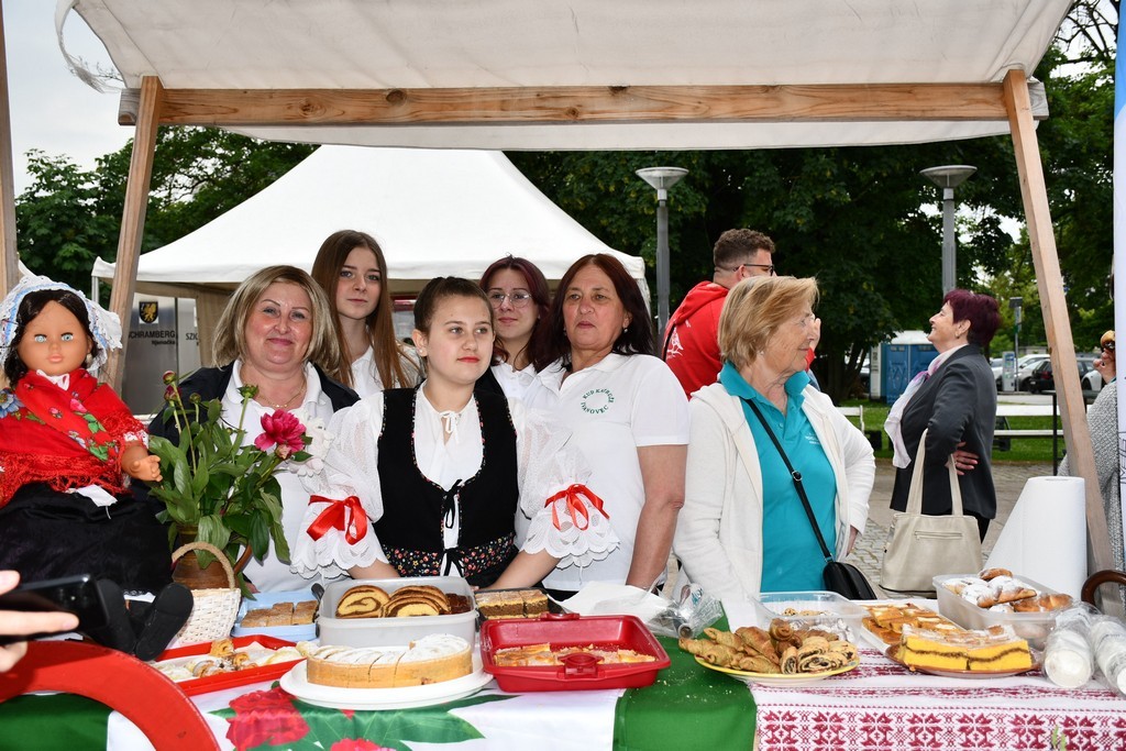 Festival jagoda, cvijeća i tradicije