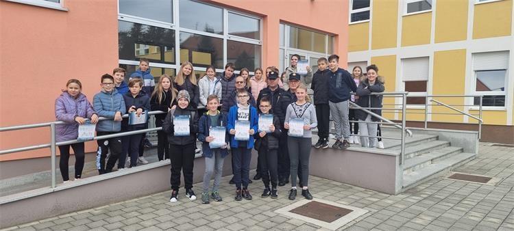 Policajci u školi i vrtićima