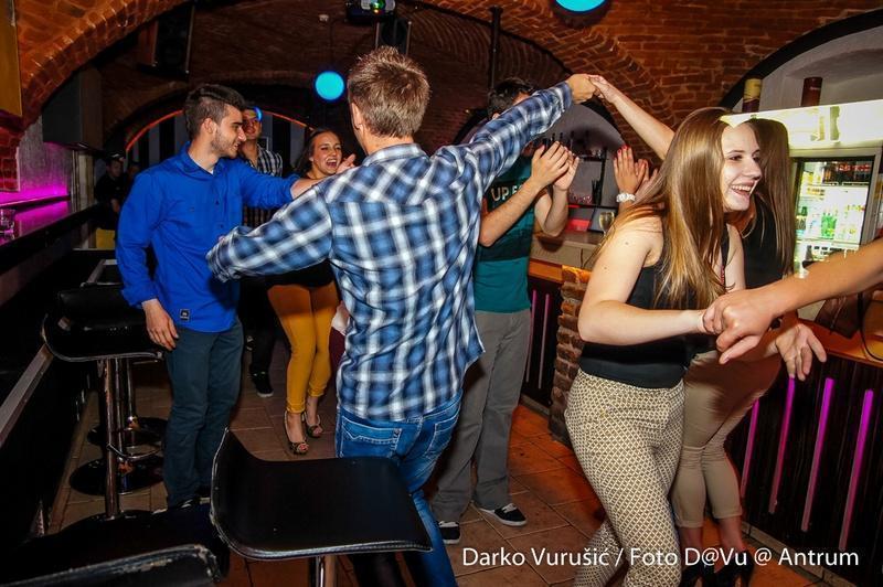 slika00029 Antrum (Petak, 27.6.2014.)