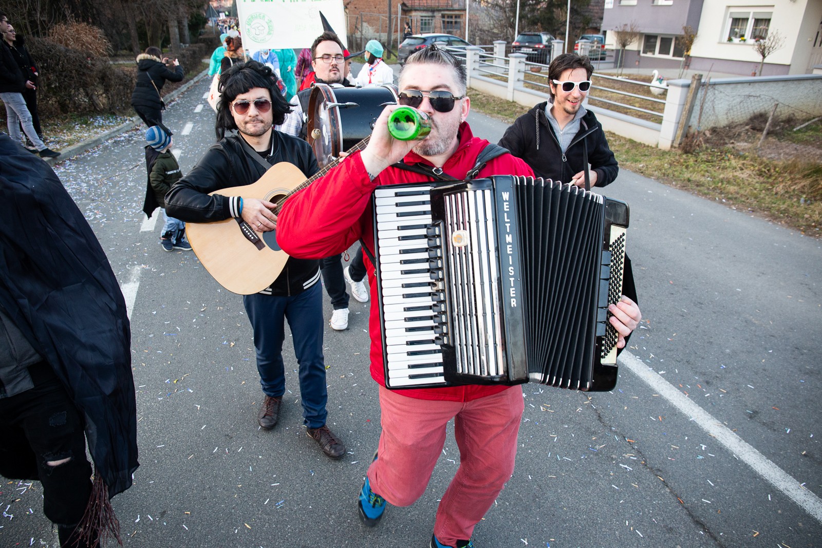 DOMIŠLJATE MAŠKARE U ZASADBREGU Bolničari, vještice, Škoti…