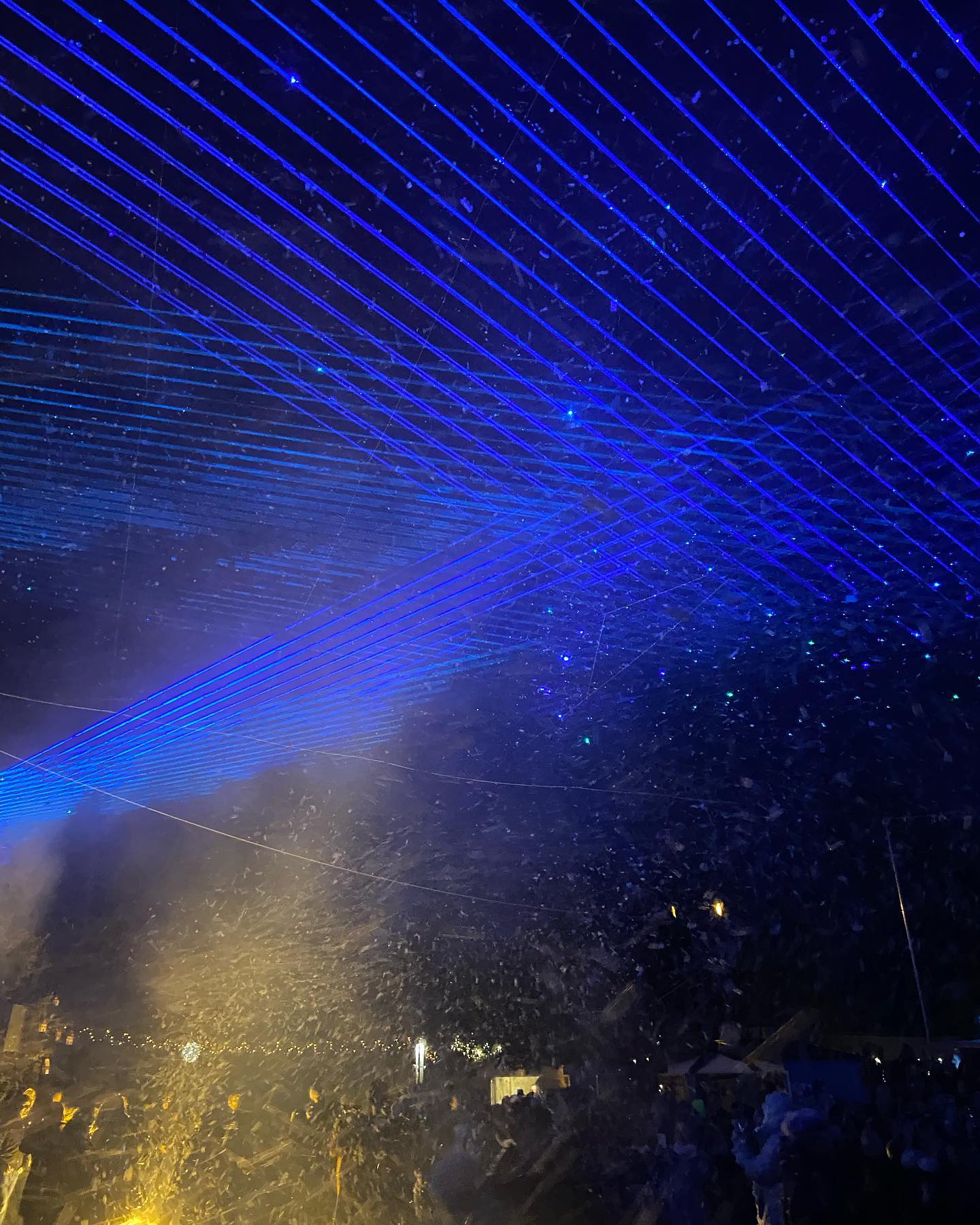 BEZ VATROMETA, ALI… U Lendavi u novu godinu ušli atraktivnim laserskim showom!