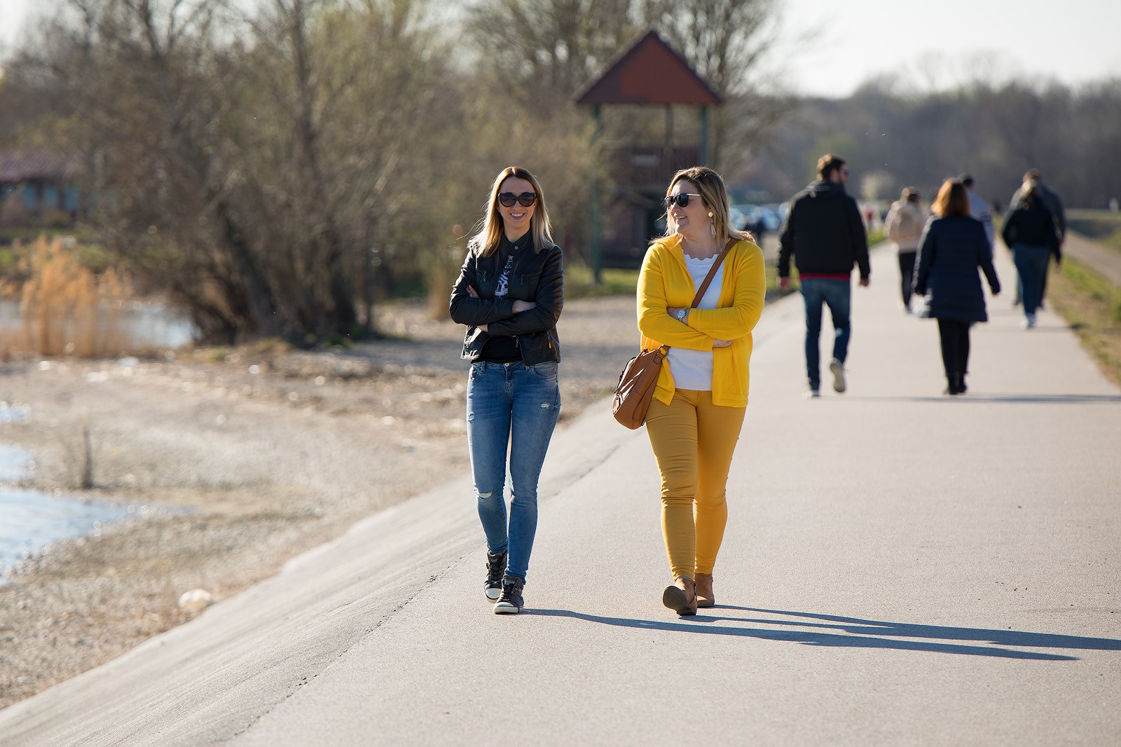 KLIKOM PO MARINI Suncem okupana Marina danas je bila prepuna ljudi!