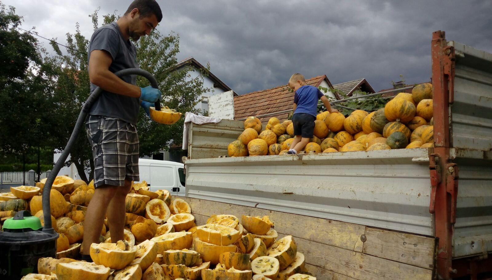 Davor i Marina Novak iz Goričana 2014. godine su osnovali svoje obiteljsko poljoprivredno gospodarstvo Holera Davor i Marina Novak iz Goričana 2014. godine su osnovali svoje obiteljsko poljoprivredno gospodarstvo Holera