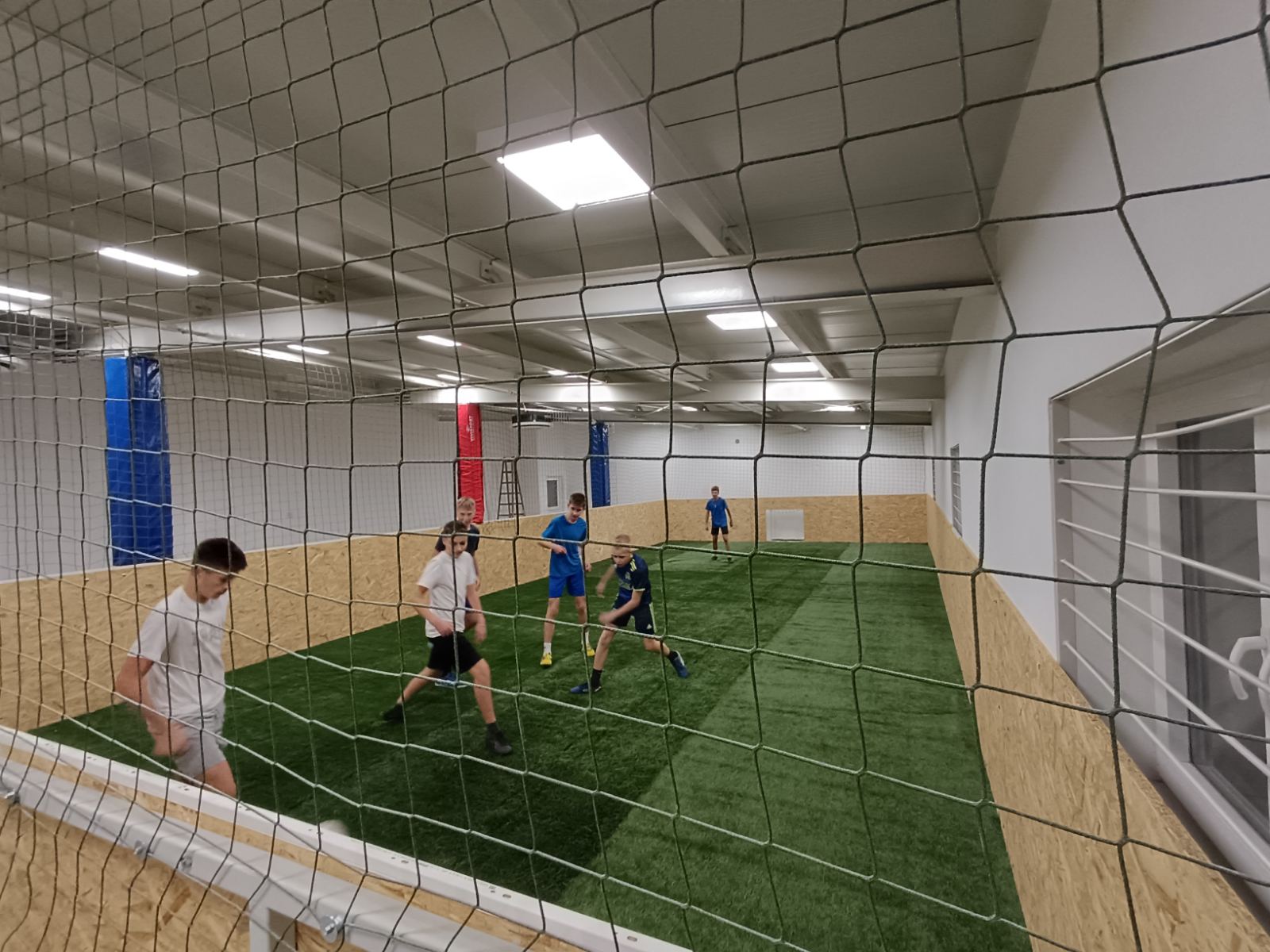 U Kotoribi se može zaigrati popularni cageball – nogomet u kavezu