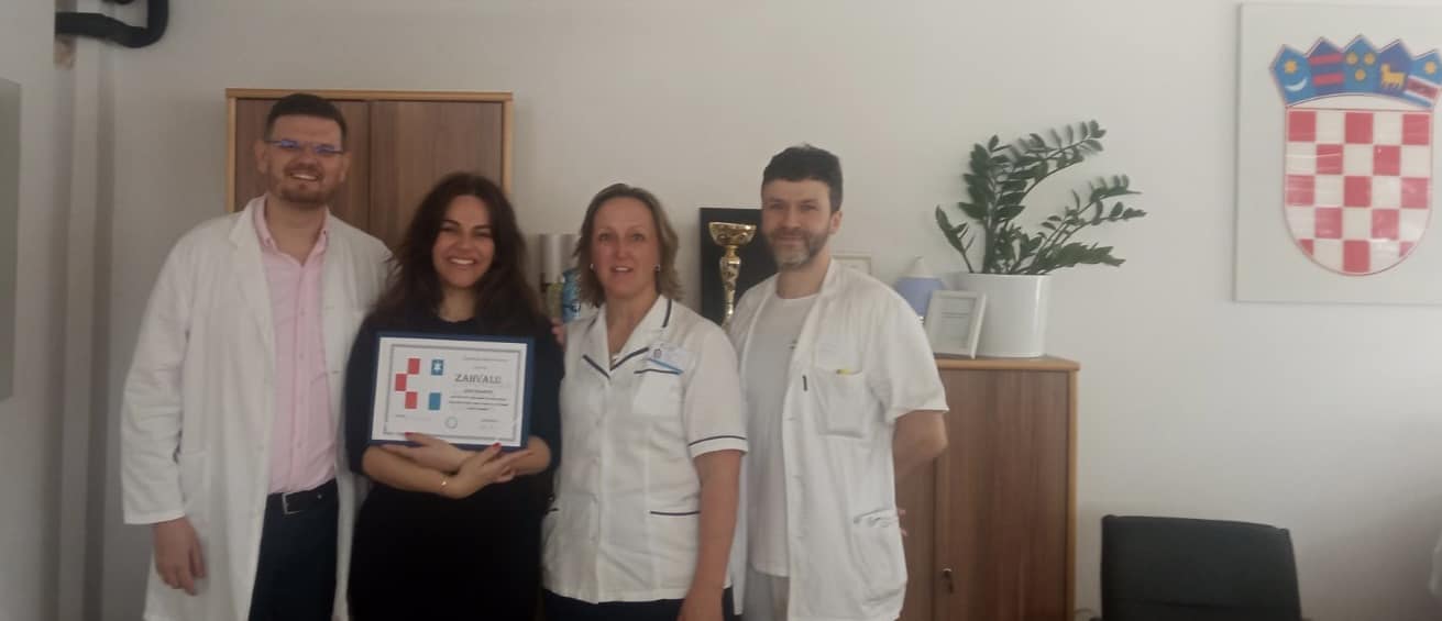 Učenici s profesoricom Rusom Trajkovom oslikali sobe na čakovečkoj pedijatriji