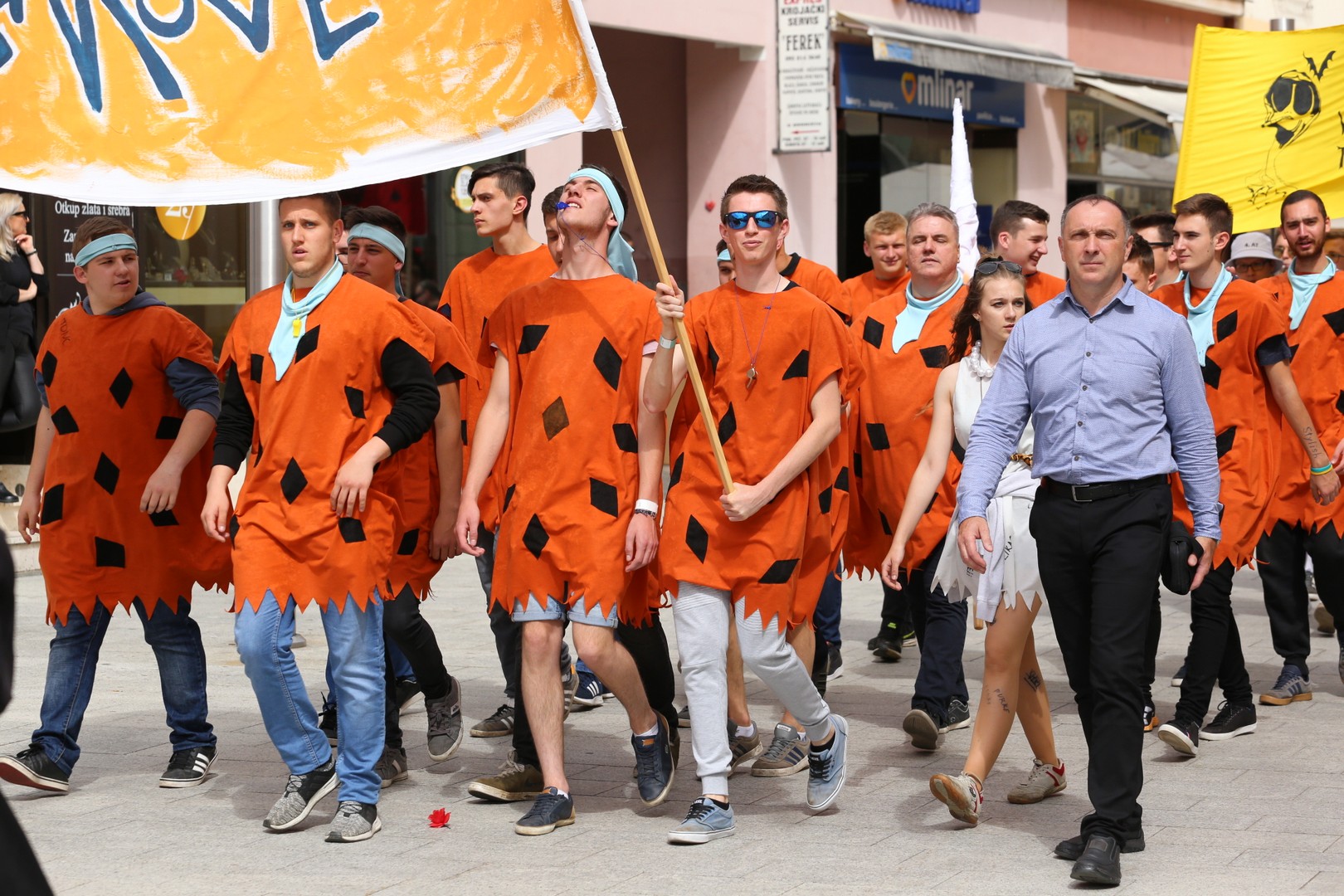 Ulicama Čakovca koračalo više od 1200 međimurskih maturanata