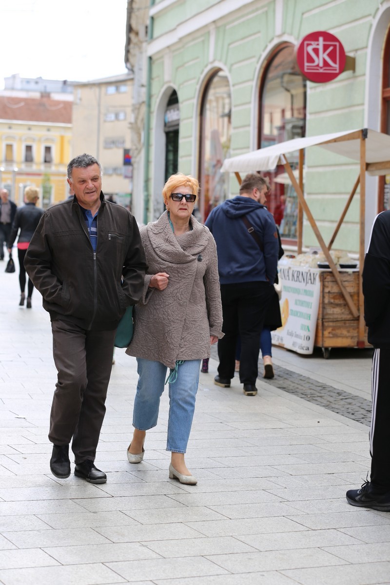 KLIKOM PO ČAKOVCU Veselo prijepodne u gradu, osjetilo se blagdansko raspoloženje