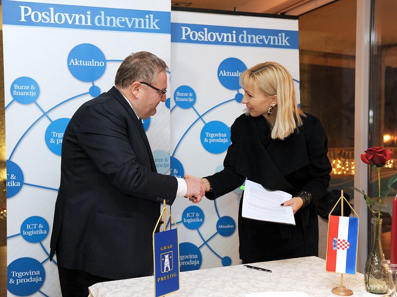 322213635dsc7969305368