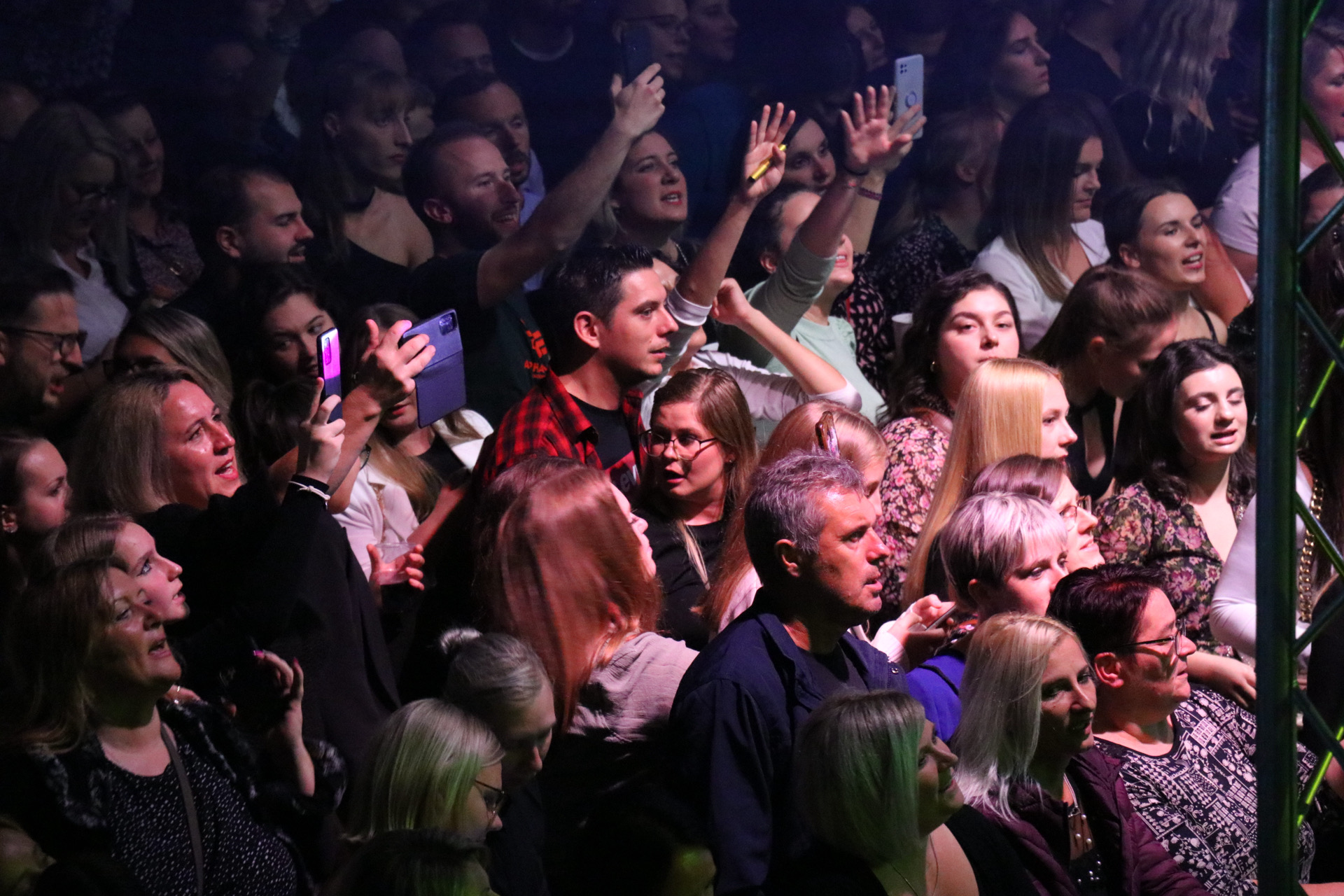 FOTO Željko Samardžić zagrijao Čakovec na jesenskom koncertu u punoj GOC dvorani