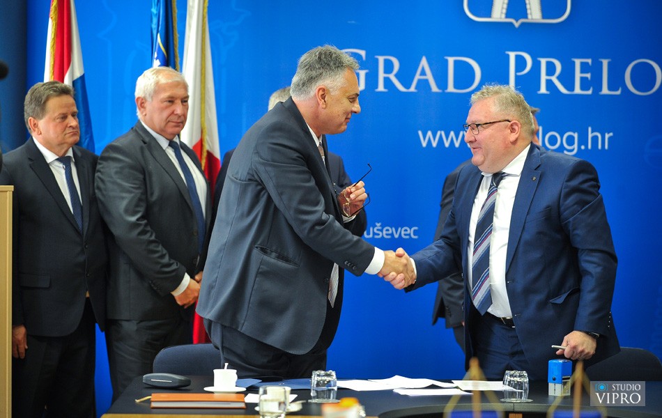 NA POTPISIVANJU UGOVORA I MINISTRI Kroz 18 mjeseci dvadesetak stanova u Prelogu