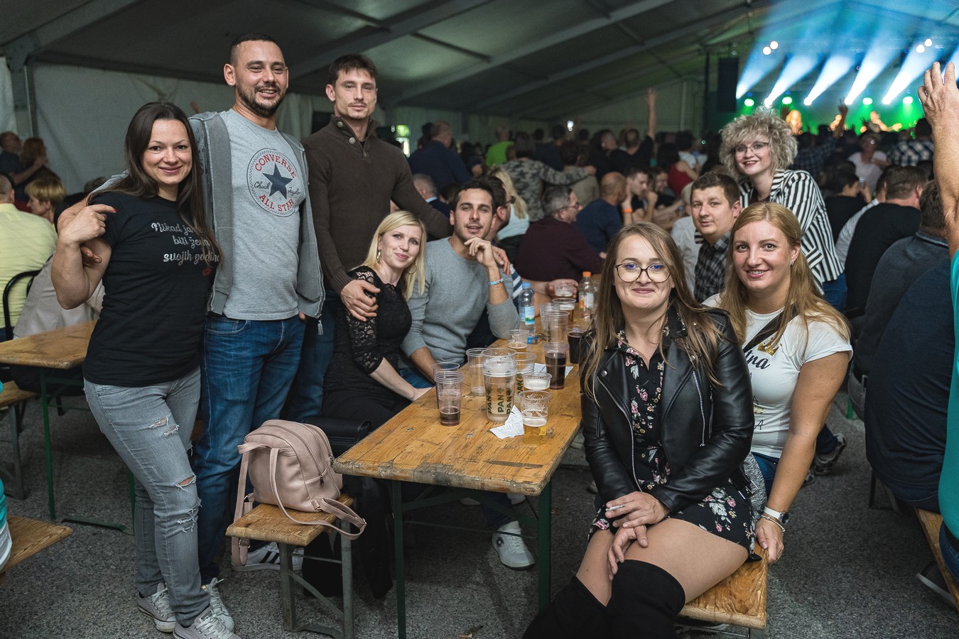 Odlična atmosfera u Kotoribi: Željko Bebek raspjevao publiku u prepunom šatoru