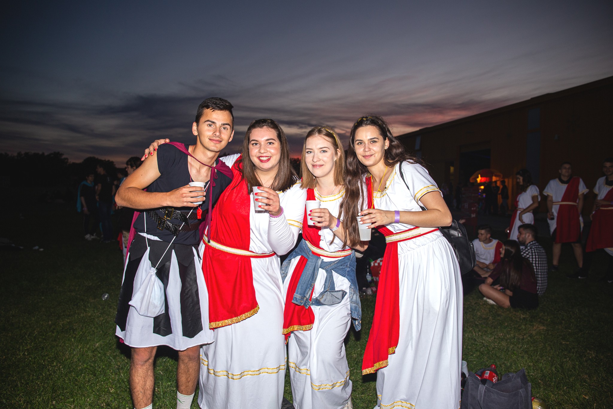 MATURANTI SE ZABAVLJAJU Odlična zabava za kraj na Mesapu